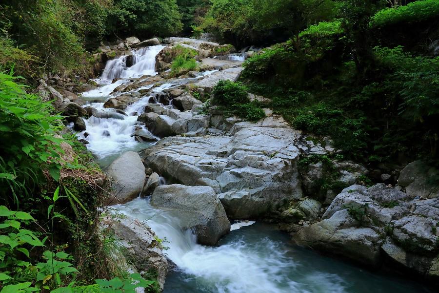 白絹の滝（しらぎぬのたき）佐賀県唐津市