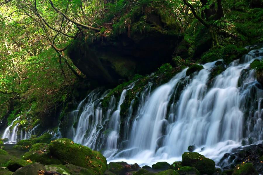 元滝伏流水（もとたきふくりゅうすい）【秋田県にかほ市】