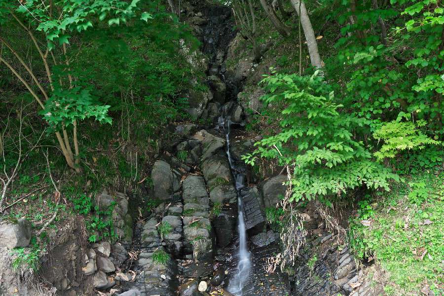 六郷(本荘)・生駒(矢島)藩領界滝【秋田県由利本荘市】