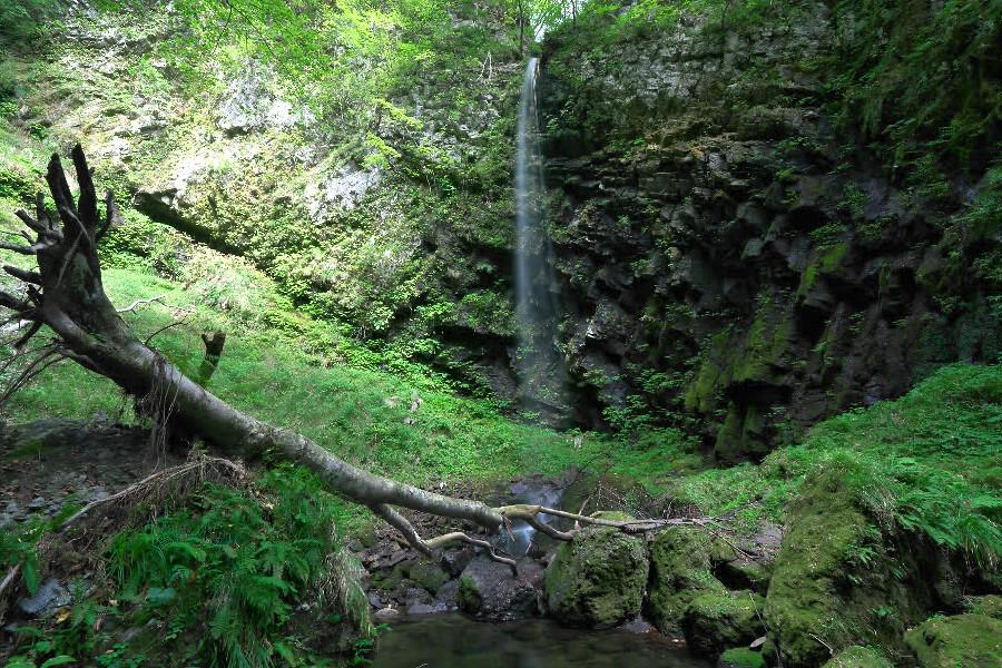 素波里不動の滝（すばりふどうたき）【秋田県藤里町】
