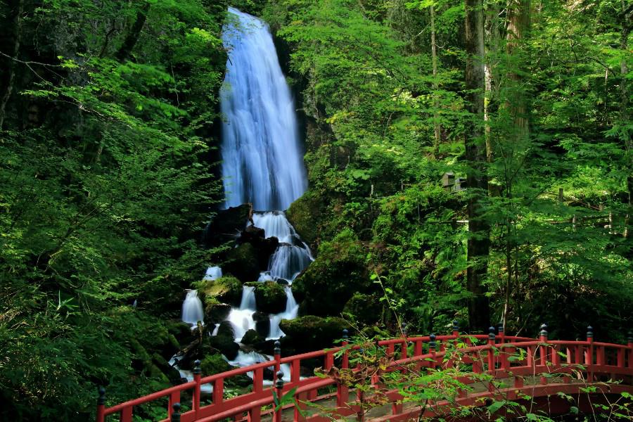 不動の滝　【岩手県八幡平市】　日本の滝百選