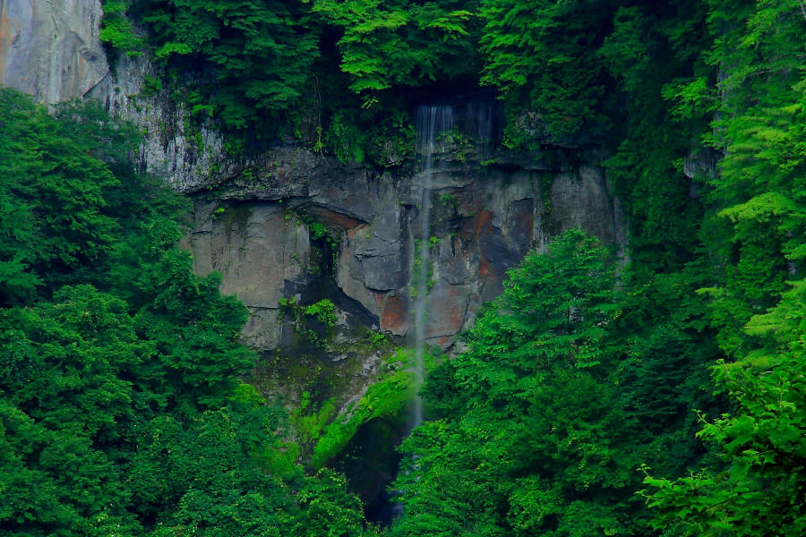 岩洞滝