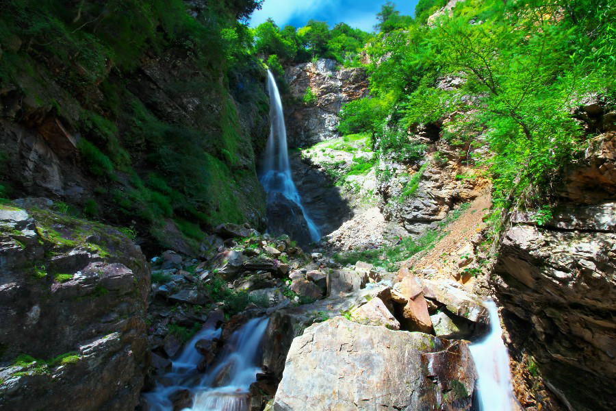 大塚の滝（おおつかのたき）《大棚沢》【山梨県韮崎市】（大棚沢大滝）