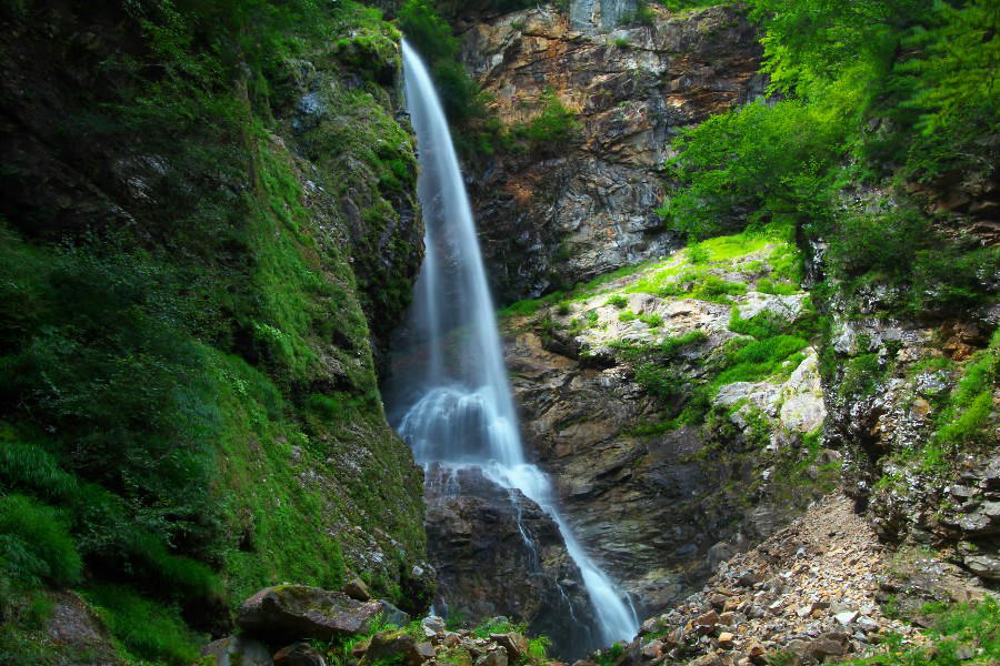 大塚の滝（おおつかのたき）《大棚沢》【山梨県韮崎市】（大棚沢大滝）